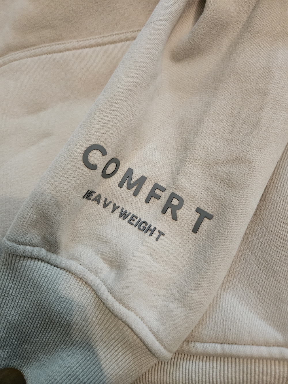 COMFRT Women’s Cream Crewneck Sweatshirt/Pants. - Picture 4 of 6